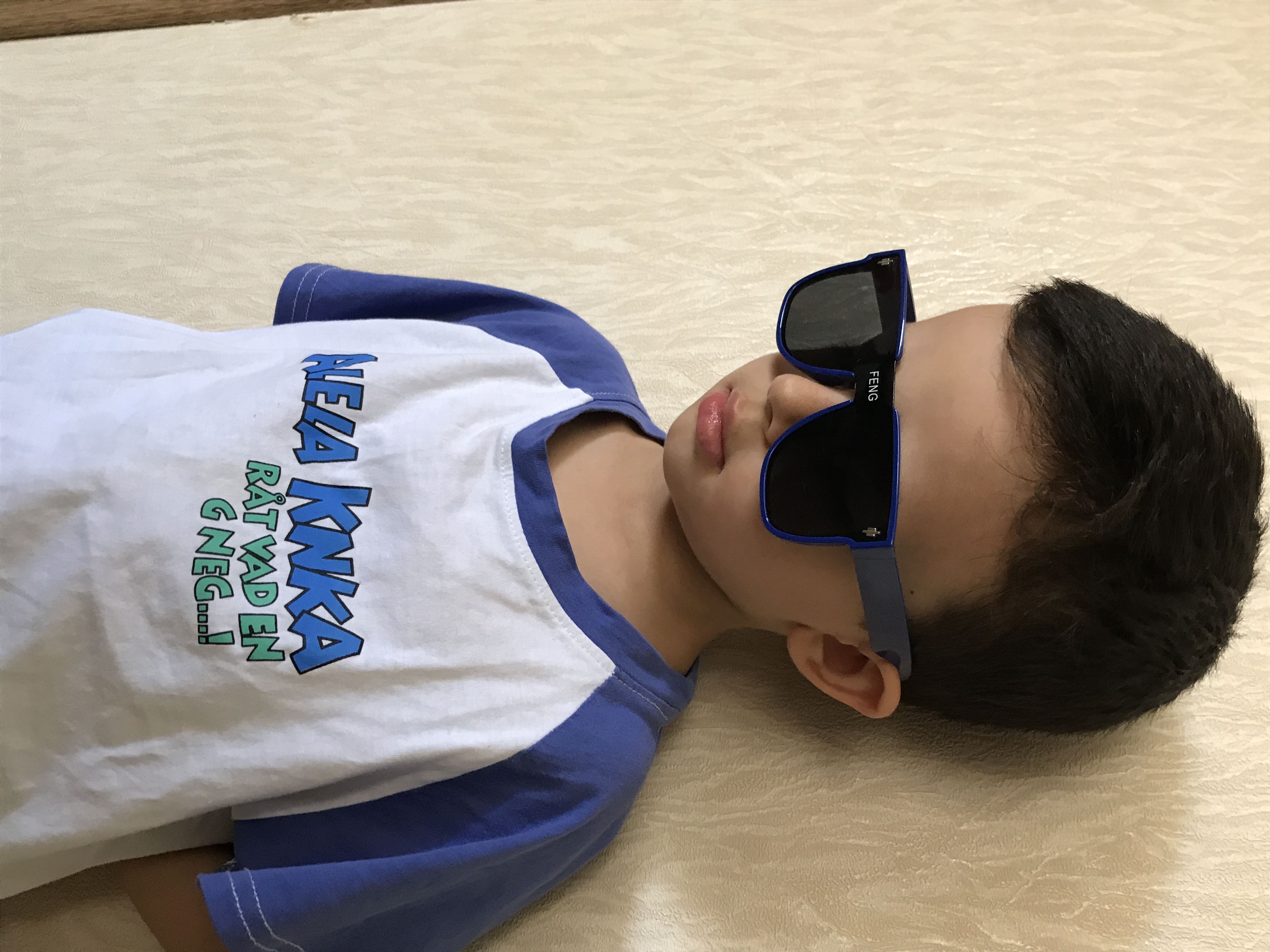 عینک آفتابی کودک FENG